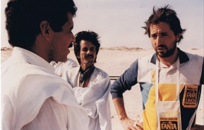 Miguel Prieto conversa con Aborigen Dakar 1987